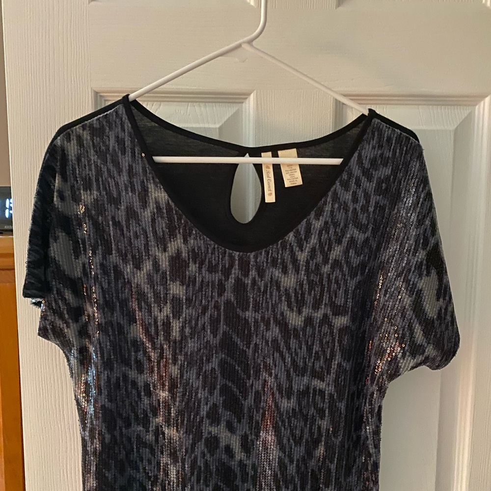 Red camel sequined top